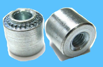 用于PC板的緊固件